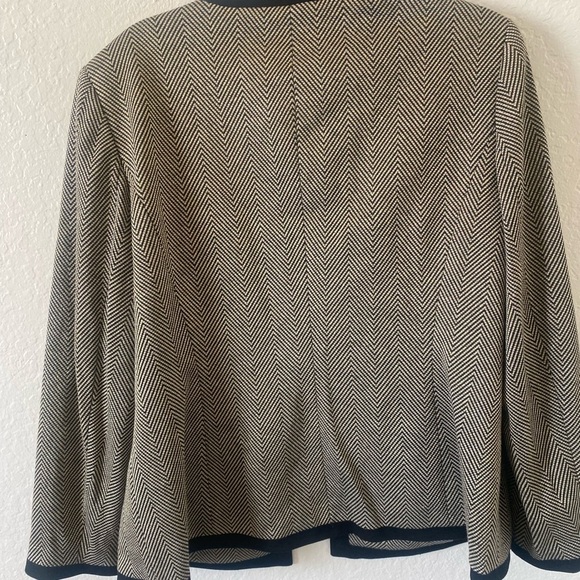 Women's Black and Gray Herringbone Jacket - Picture 5 of 5